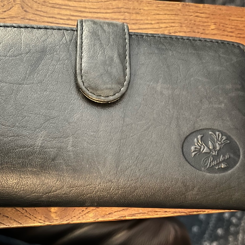 Buxton beautiful leather wallet.